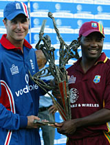 Michael Vaughan and Brian Lara share the spoils at the end of the drawn one-day series © Getty Images
